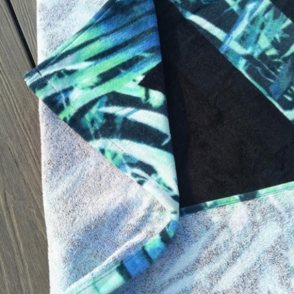 NEW✨ Victoria's Secret PINK Beach Pool Towel - Picture 3 of 3
